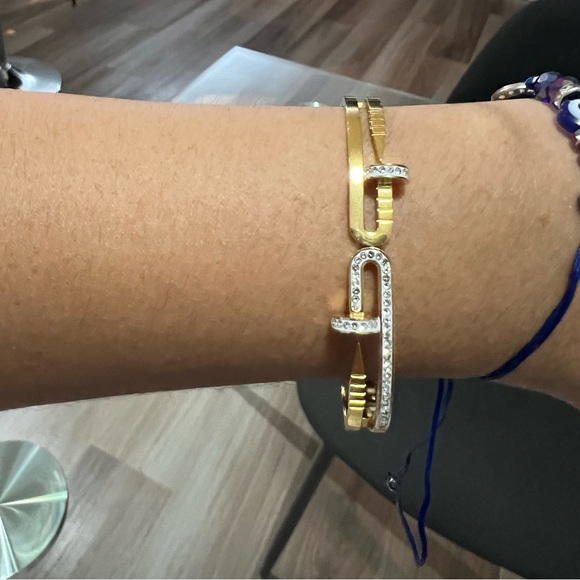 Gold bangle - Picture 5 of 7